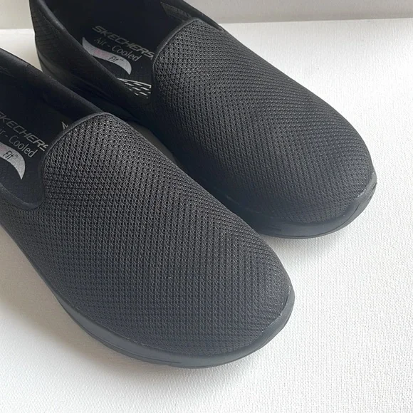 NWOT SKECHERS WOMENS AIR COOLED ARCH FIT BLACK SNEAKERS 8.5 - Picture 9 of 13